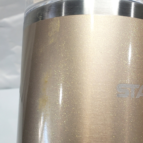 FLAW - NWT Stanley x e.l.f. Special Edition 40oz Tumbler in Honey Talks - Picture 7 of 9